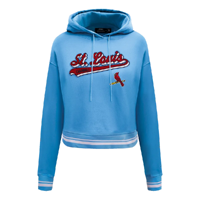 MLB ST. LOUIS CARDINALS SCRIPT TAIL WOMEN'S RIB FLC CROPPED PO HOODIE (UNIVERSITY BLUE)